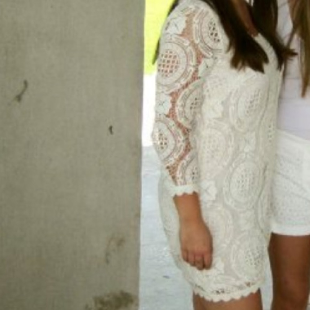 Off white 3/4 sleeve lace dress